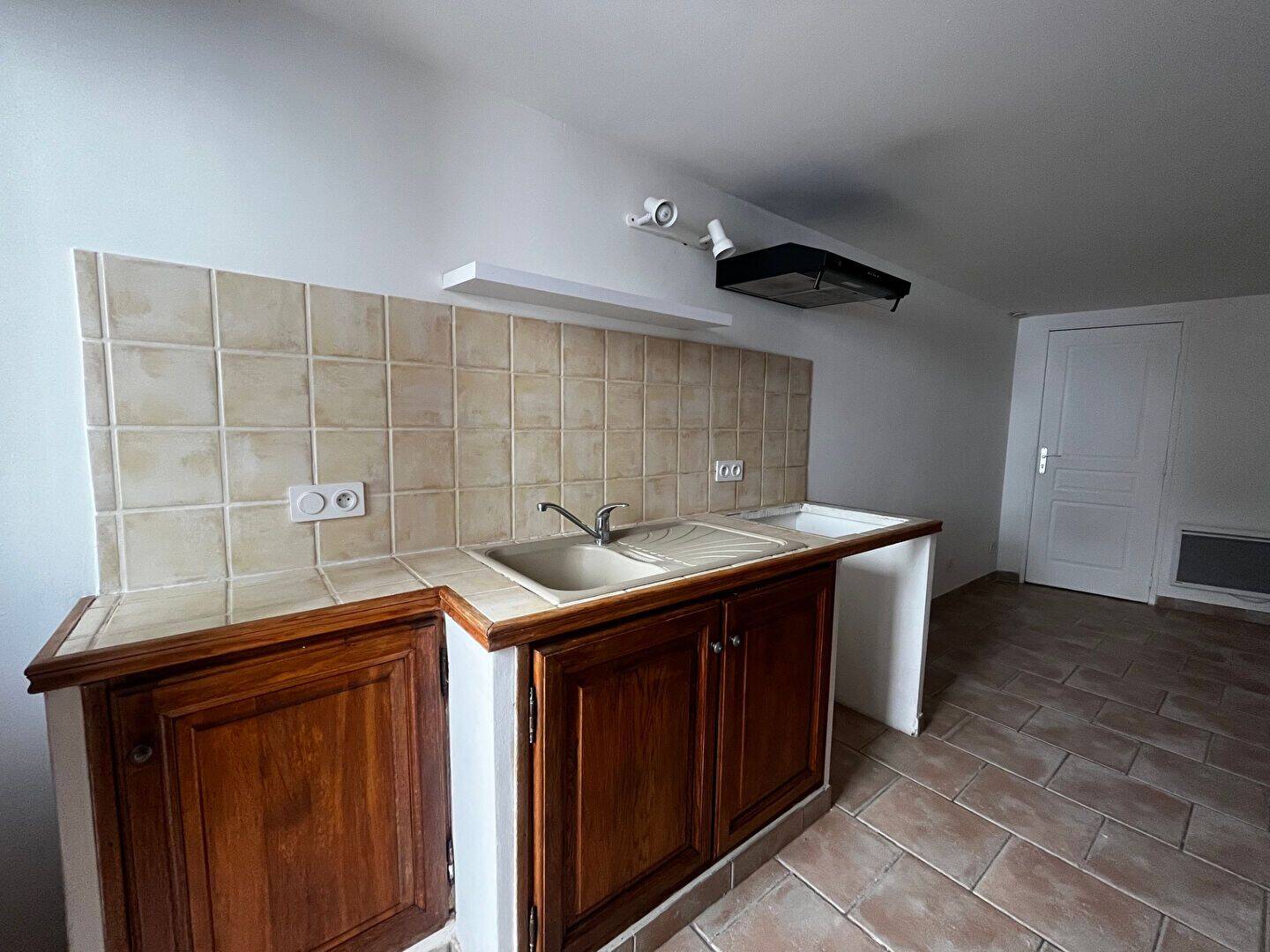 Appartement 2 pièces 33 m² · à Saint-Maximin-la-Sainte-Baume · 33 m² · 600 €