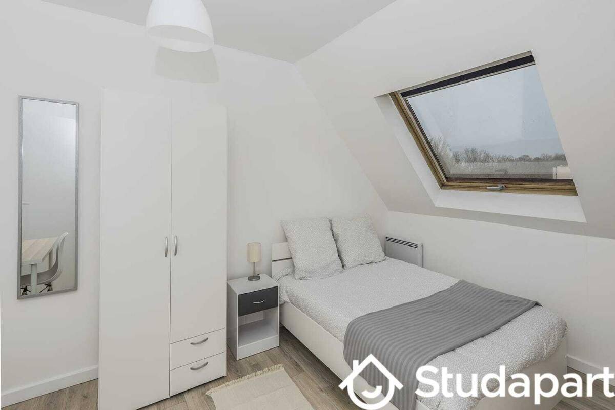 1 pièce 12 m² · à Torcy · 12 m² · 570 €/mois