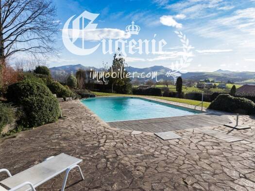 Maison à vendre 1 255 000 € 7 pièces 4 chambres 266 m² 4 900 m² de terrain Souraïde 64250