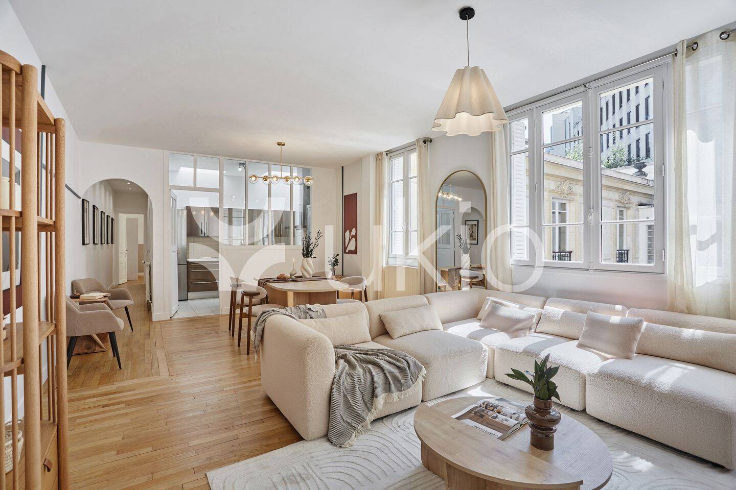 Appartement 3 pièces 93 m² · à Paris 16ème Arrondissement · 93 m² · 6 585 €