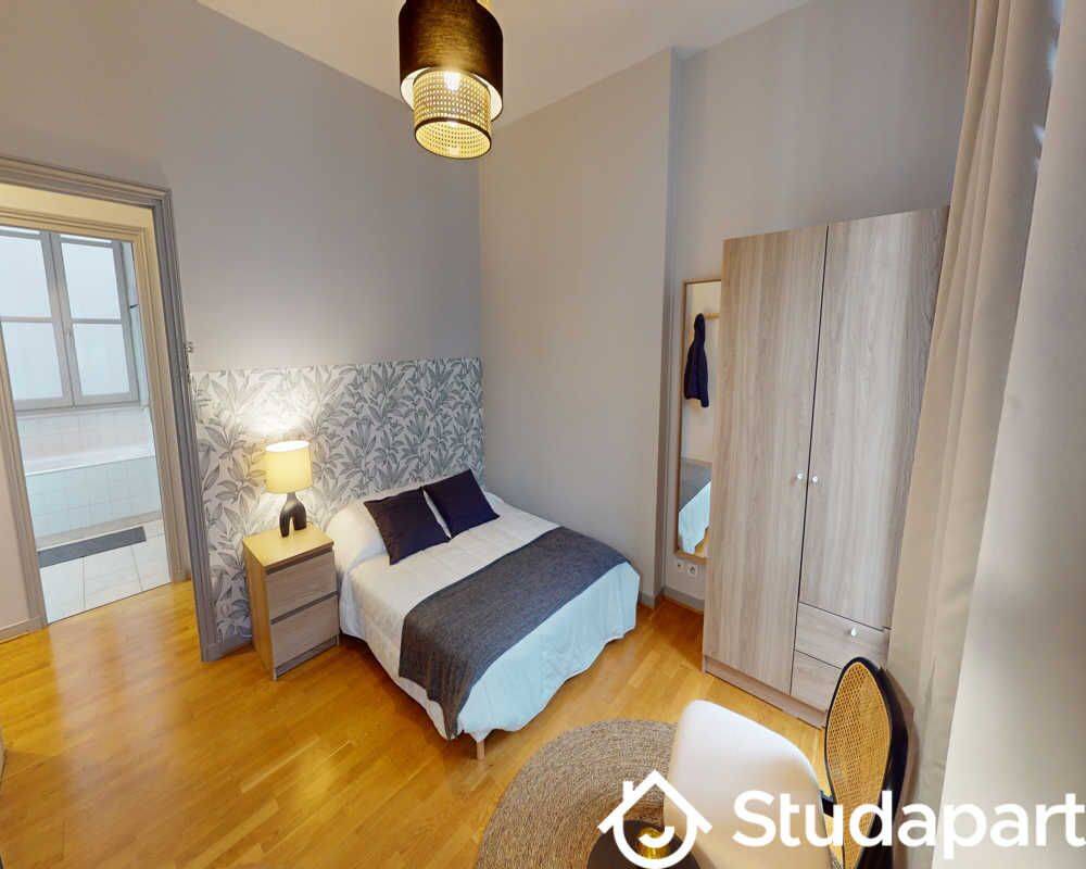 1 pièce 9 m² · à Lyon 2ème Arrondissement · 9 m² · 810 €