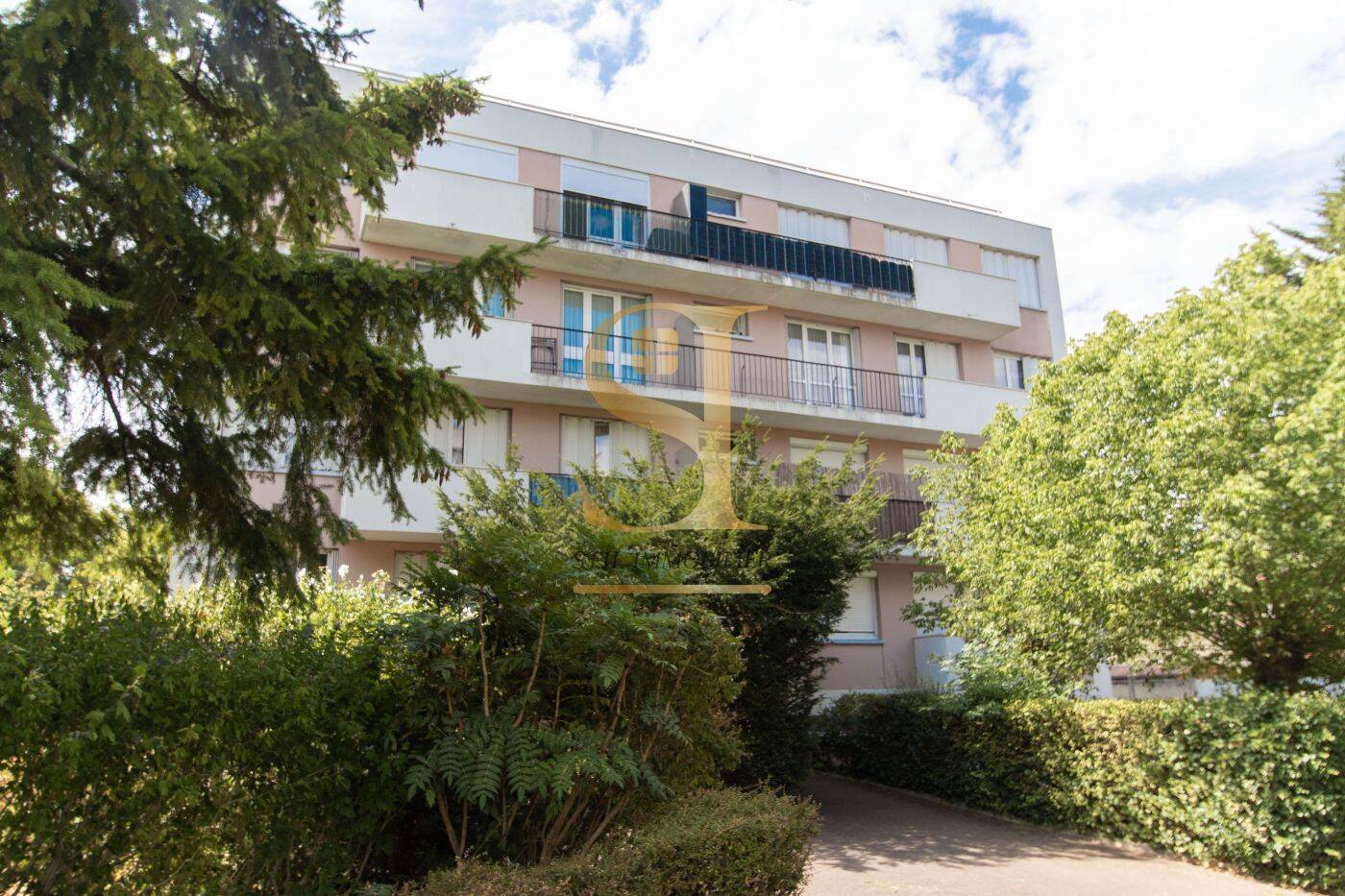 Appartement 2 pièces 42 m² · à Corbeil-Essonnes · 42 m² · 129 000 €