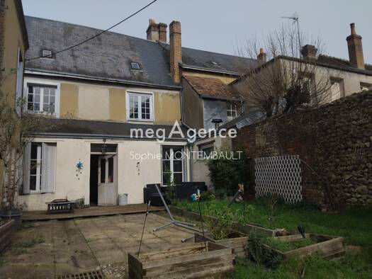 Maison de ville à vendre 136 500 € 5 pièces 3 chambres 229 m² 270 m² de terrain Mondoubleau 41170