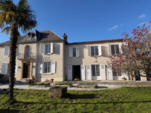 Maison à vendre 265 000 € 11 pièces 6 chambres 388 m² 6 639 m² de terrain Miélan 32170