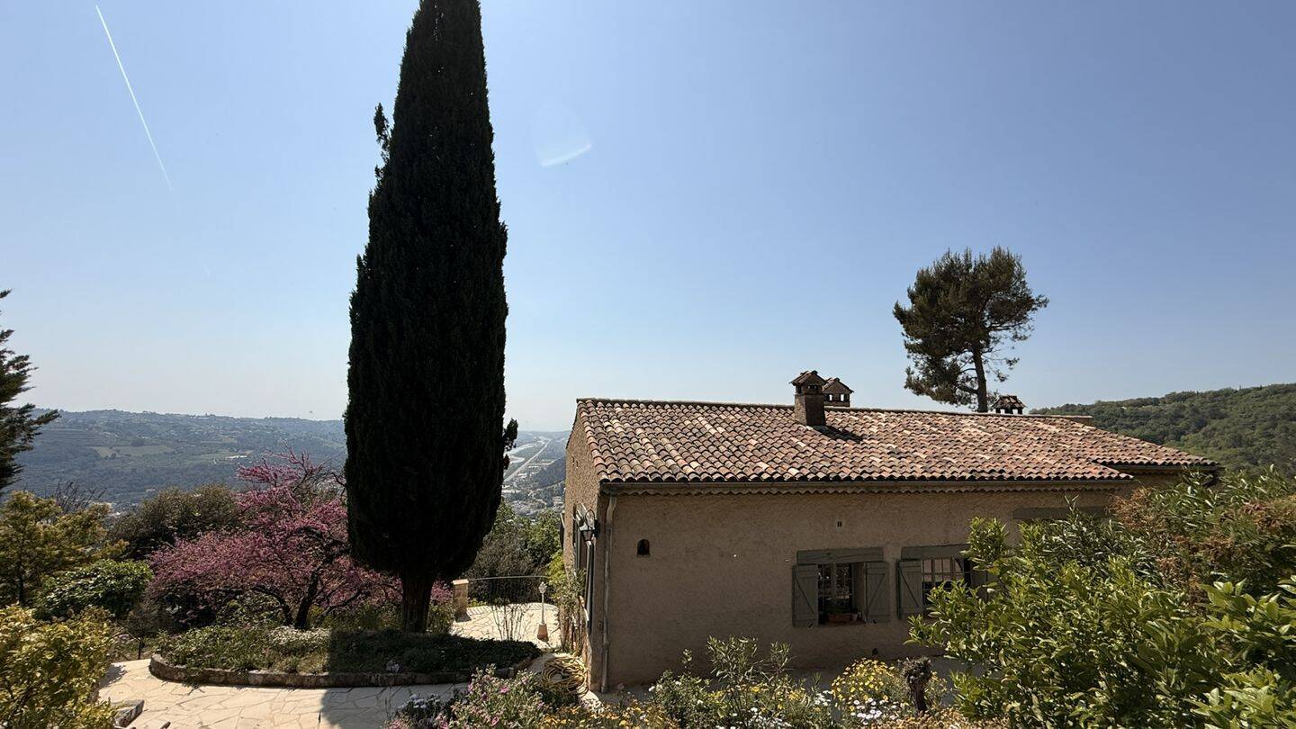 Maison 5 pièces 164 m² · à Gattières · 164 m² · 720 000 €