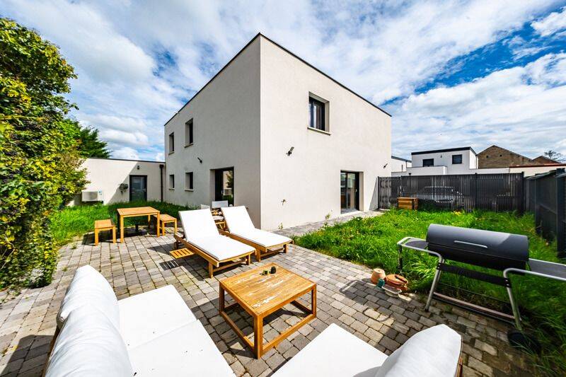 Maison 6 pièces 168 m² · à Genlis · 168 m² · 375 000 €