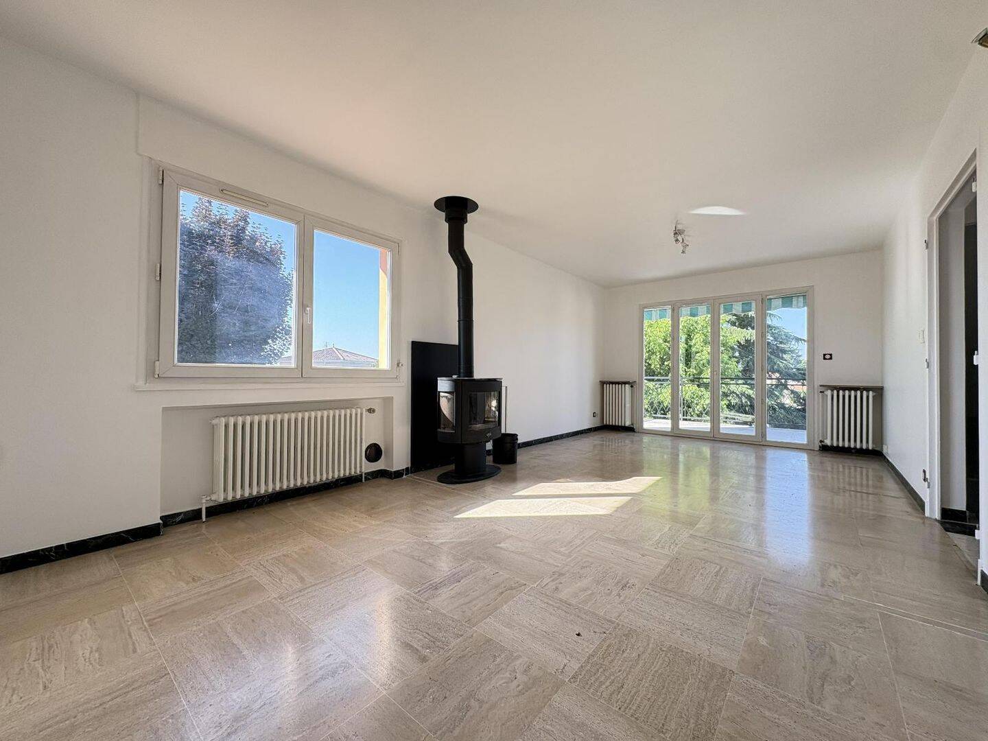 Maison 4 pièces 116 m² · à Saint-Martin-Belle-Roche · 115,5 m² · 1 150 €