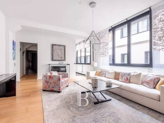 Appartement à vendre 1 565 000 € 3 pièces 2 chambres 94,2 m² Étage 2/3 Saint Thomas d'Aquin Paris 7ème arrondissement 75007