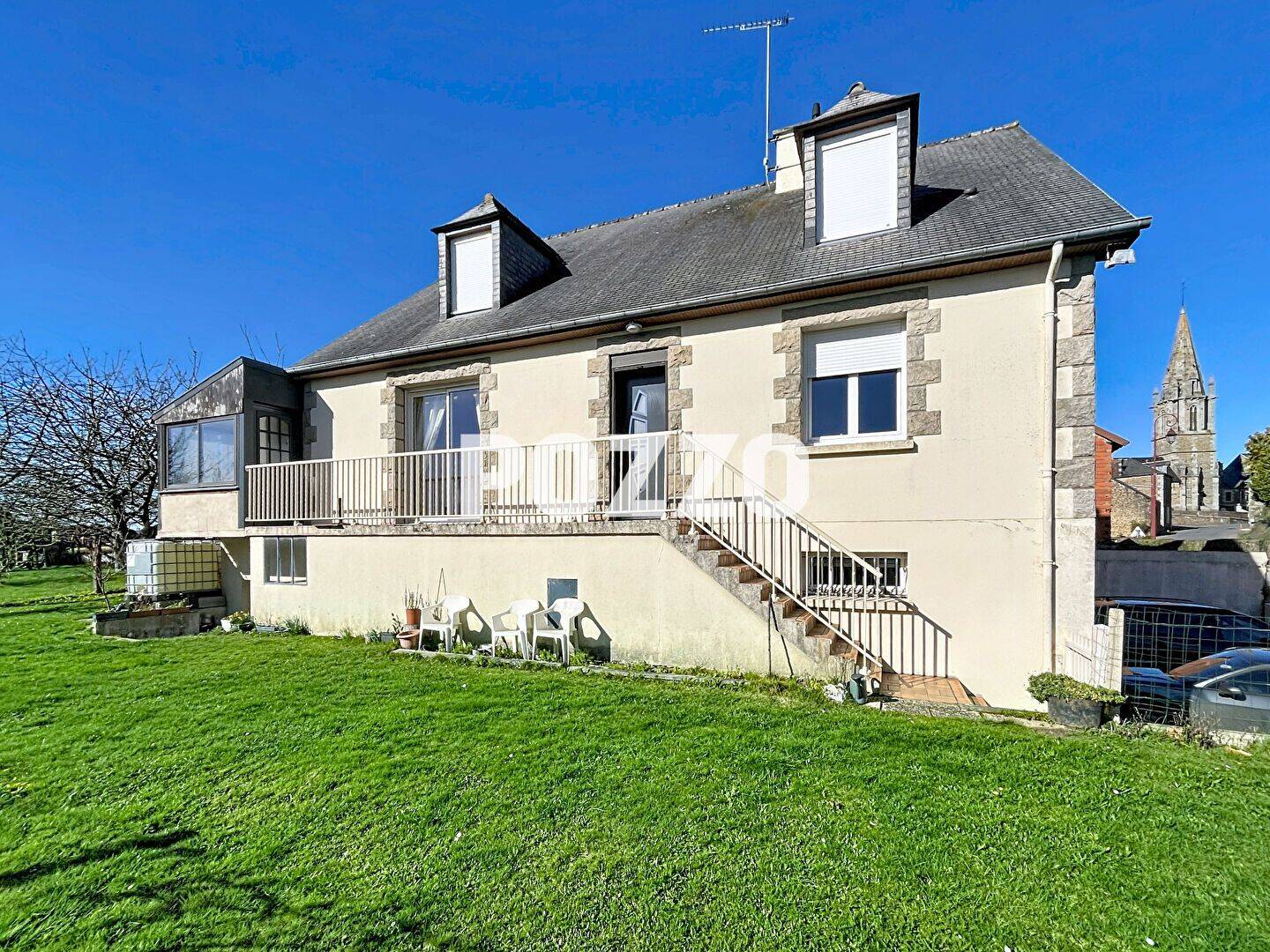 Maison 8 pièces 202 m² · à Savigny-le-Vieux · 202 m² · 157 900 €