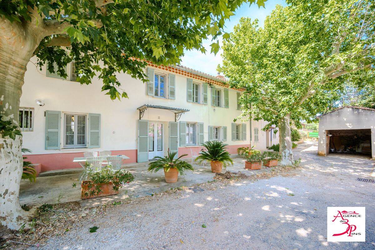 Maison 5 pièces 200 m² · à Pierrefeu-du-Var · 200 m² · 475 000 €