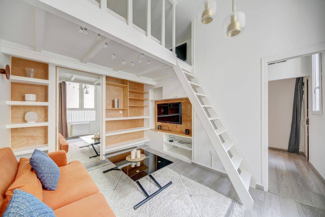 Appartement 2 pièces 38 m² · à Paris 7ème Arrondissement · 38 m² · 2 010 €