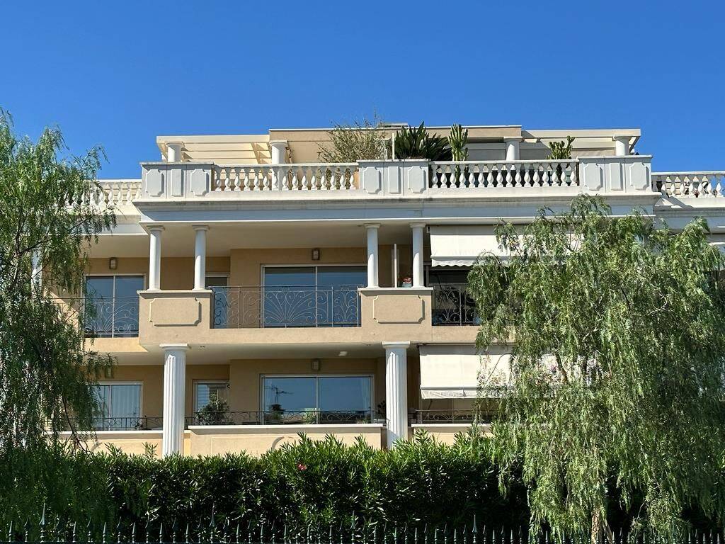 Appartement 4 pièces 118 m² · à Saint-Laurent-du-Var · 118 m² · 970 000 €