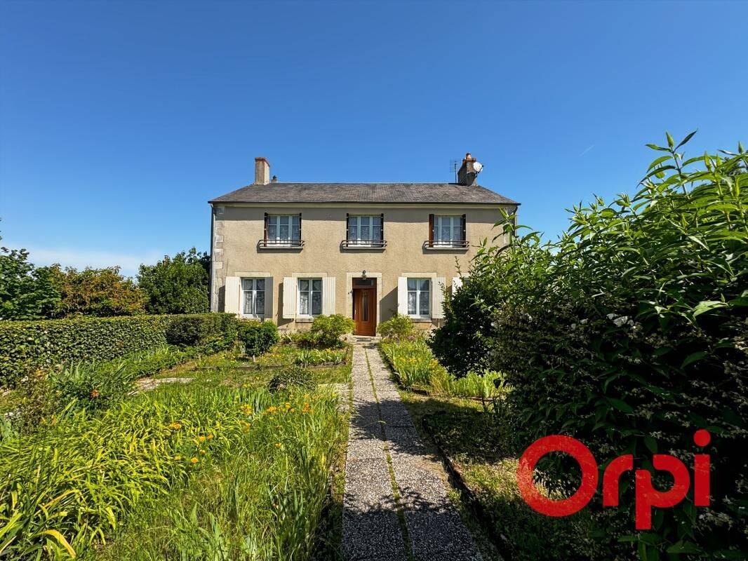 Maison 5 pièces 149 m² · à Nozières · 148,9 m² · 104 500 €