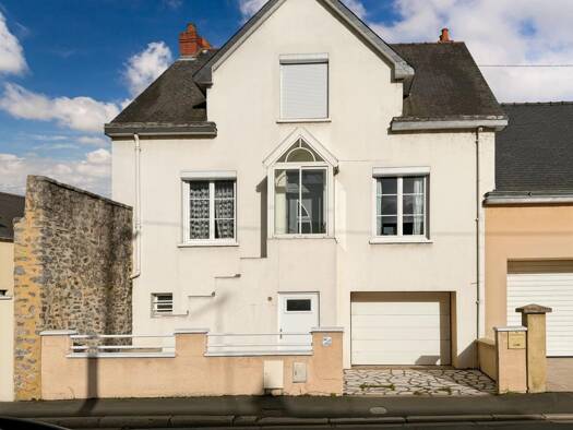 Maison à vendre 241 500 € 4 pièces 3 chambres 98 m² 312 m² de terrain Pillerie-Bootz Laval 53000