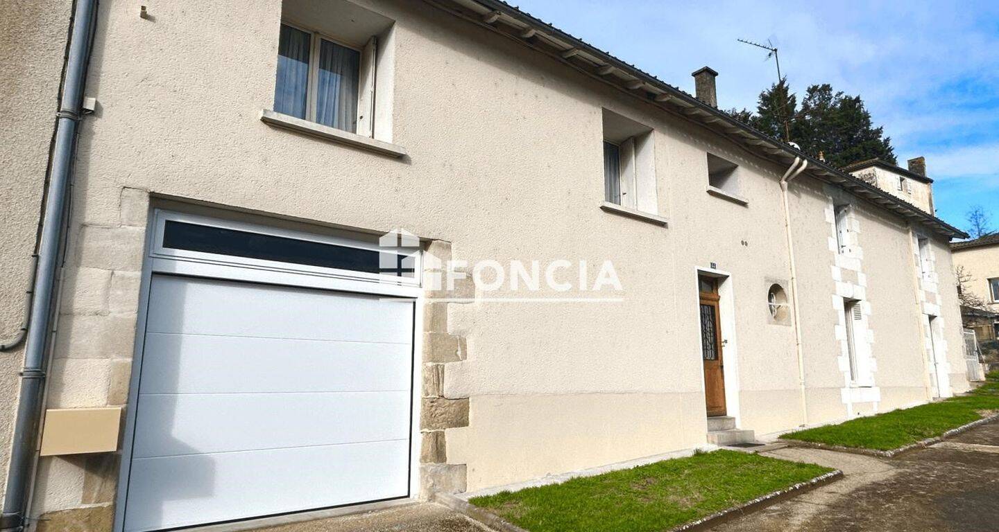 Maison 6 pièces 199 m² · à Croutelle · 199 m² · 245 500 €