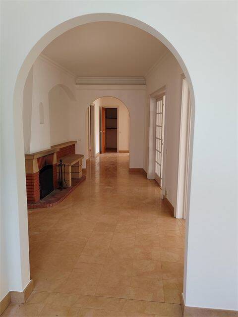Appartement 4 pièces 142 m² · à Saint-Louis · 141,8 m² · 1 665 €/mois
