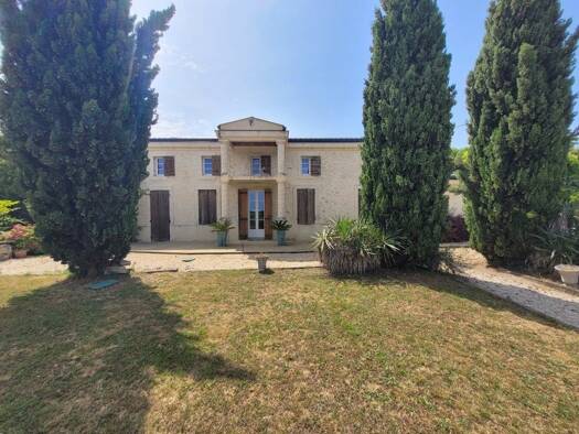 Maison à vendre 499 000 € 7 pièces 4 chambres 170 m² 2 500 m² de terrain Vertheuil 33180