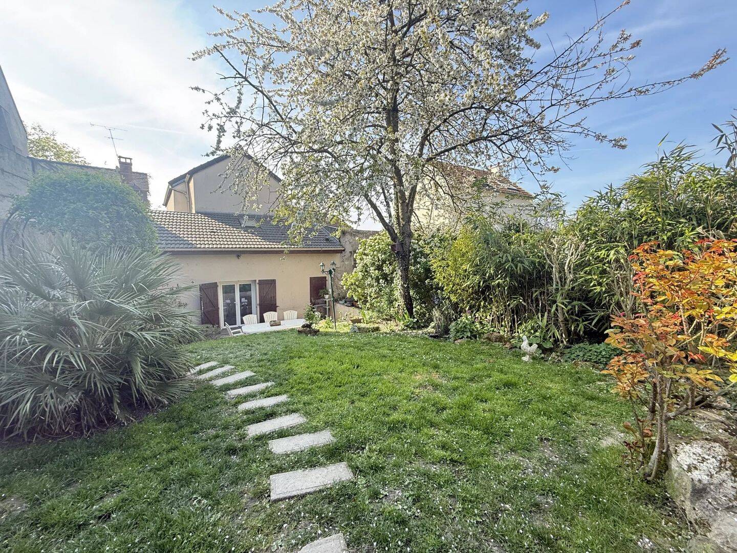 Maison 6 pièces 124 m² · à Chelles · 124 m² · 399 000 €