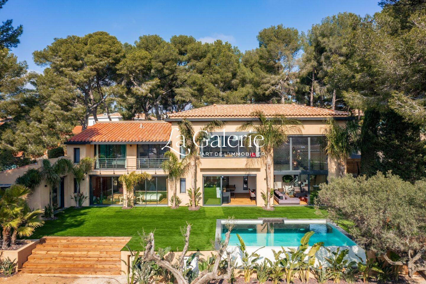 Maison 7 pièces 282 m² · à Sanary-sur-Mer · 282 m² · 2 980 000 €