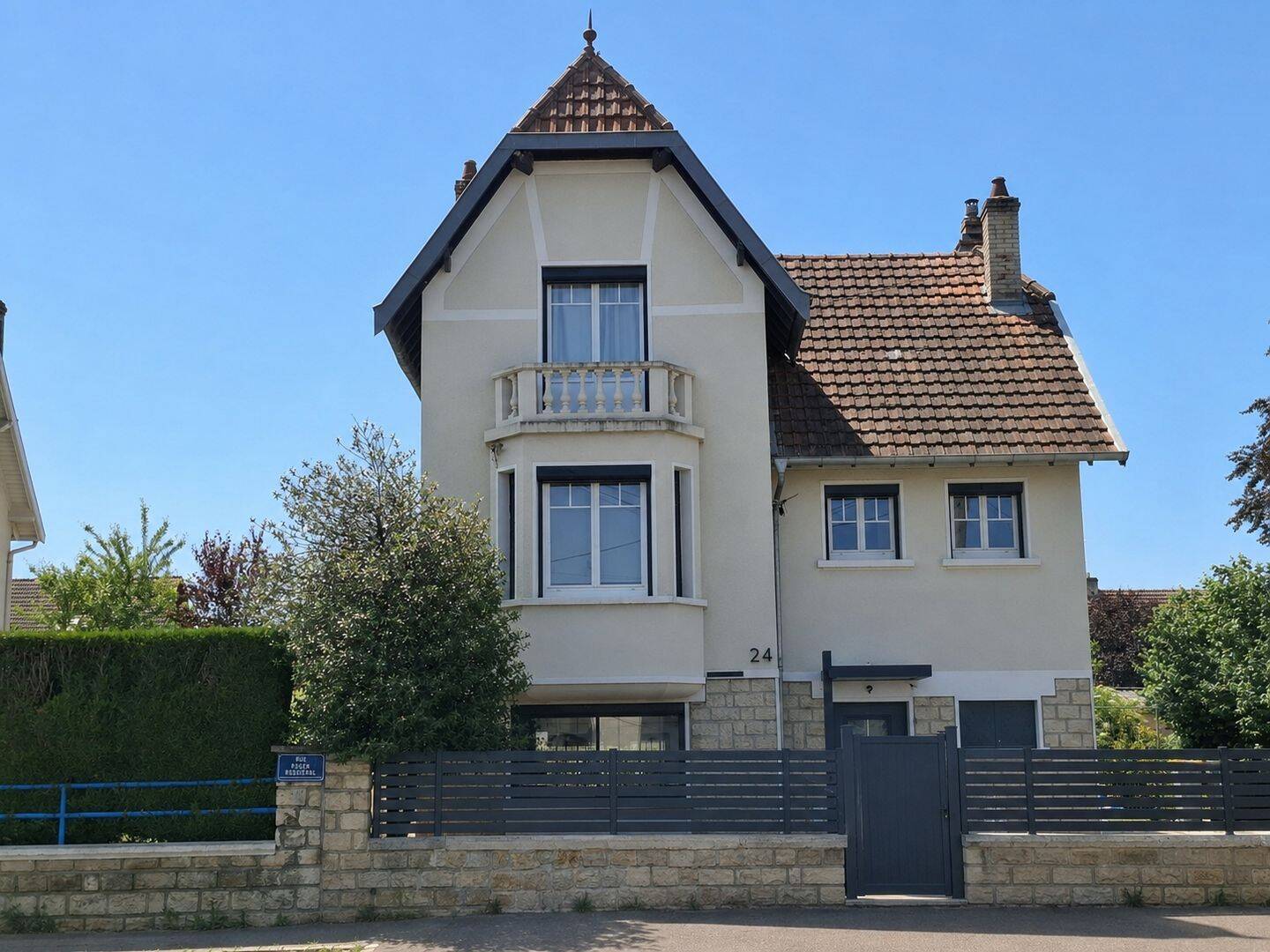 Maison 6 pièces 137 m² · à Dijon · 136,6 m² · 499 000 €