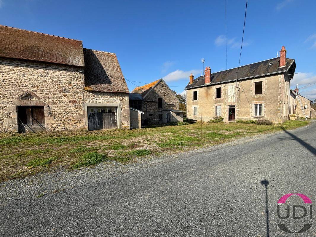 À vendre à Lavaufranche : Superbe corps de ferme en pierre avec