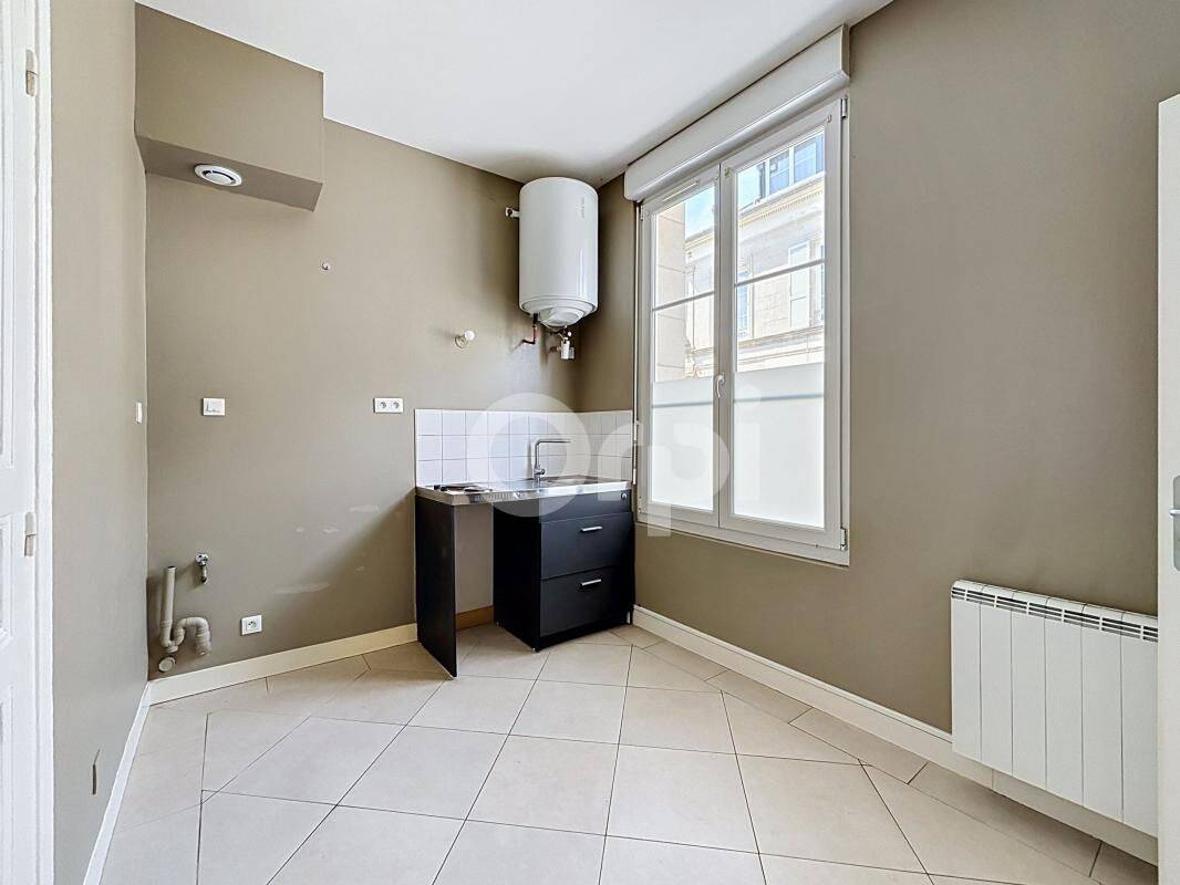 Appartement 1 pièce 26 m² · à Clermont · 26,4 m² · 444 €