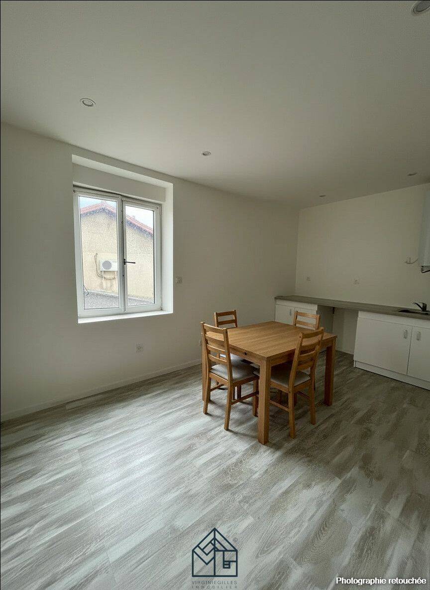 Appartement 1 pièce 27 m² · à Roanne · 26,5 m² · 350 €