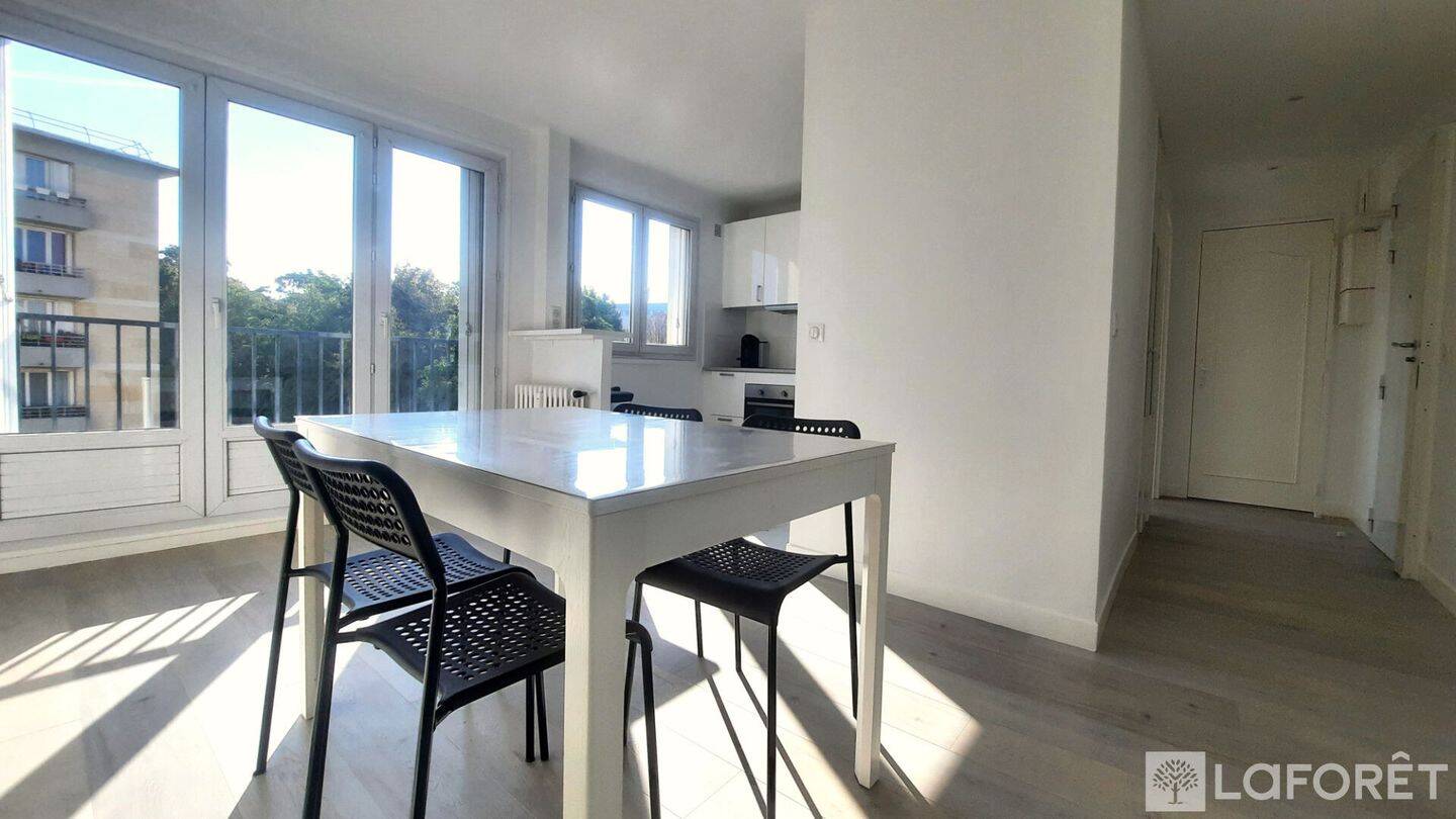 3 pièces 49 m² · à Le Kremlin-Bicêtre · 48,9 m² · 1 445 €/mois