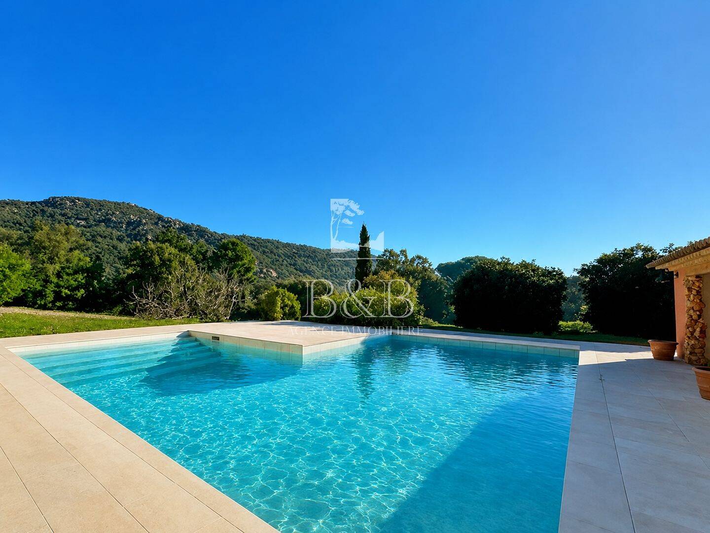 Maison 6 pièces 261 m² · à Le Plan-de-la-Tour · 261 m² · 2 285 000 €