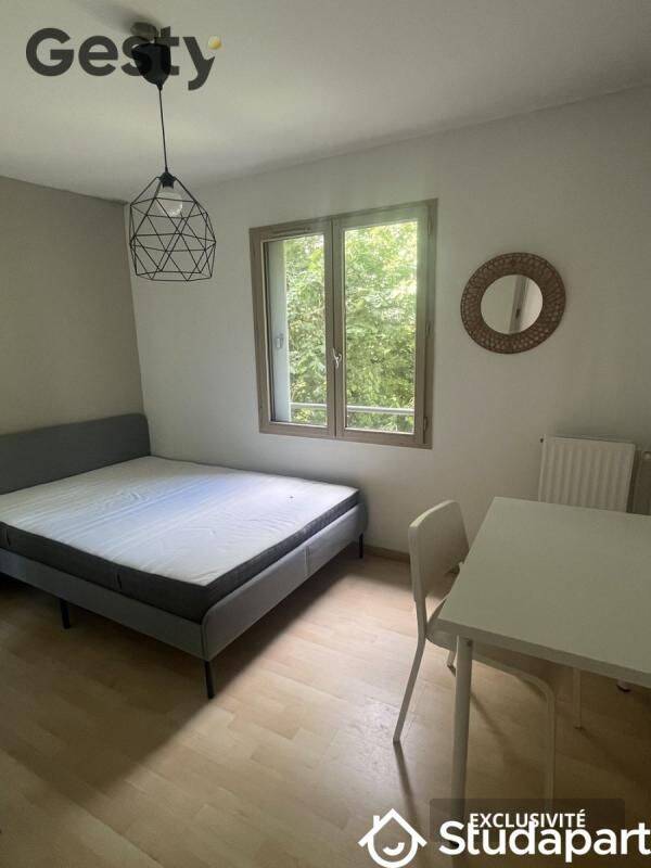1 pièce 77 m² · à Rennes · 77 m² · 495 €