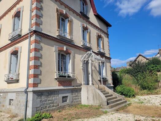 Demeure à vendre 334 400 € 9 pièces 5 chambres 138 m² 1 283 m² de terrain Lassay-les-Châteaux 53110