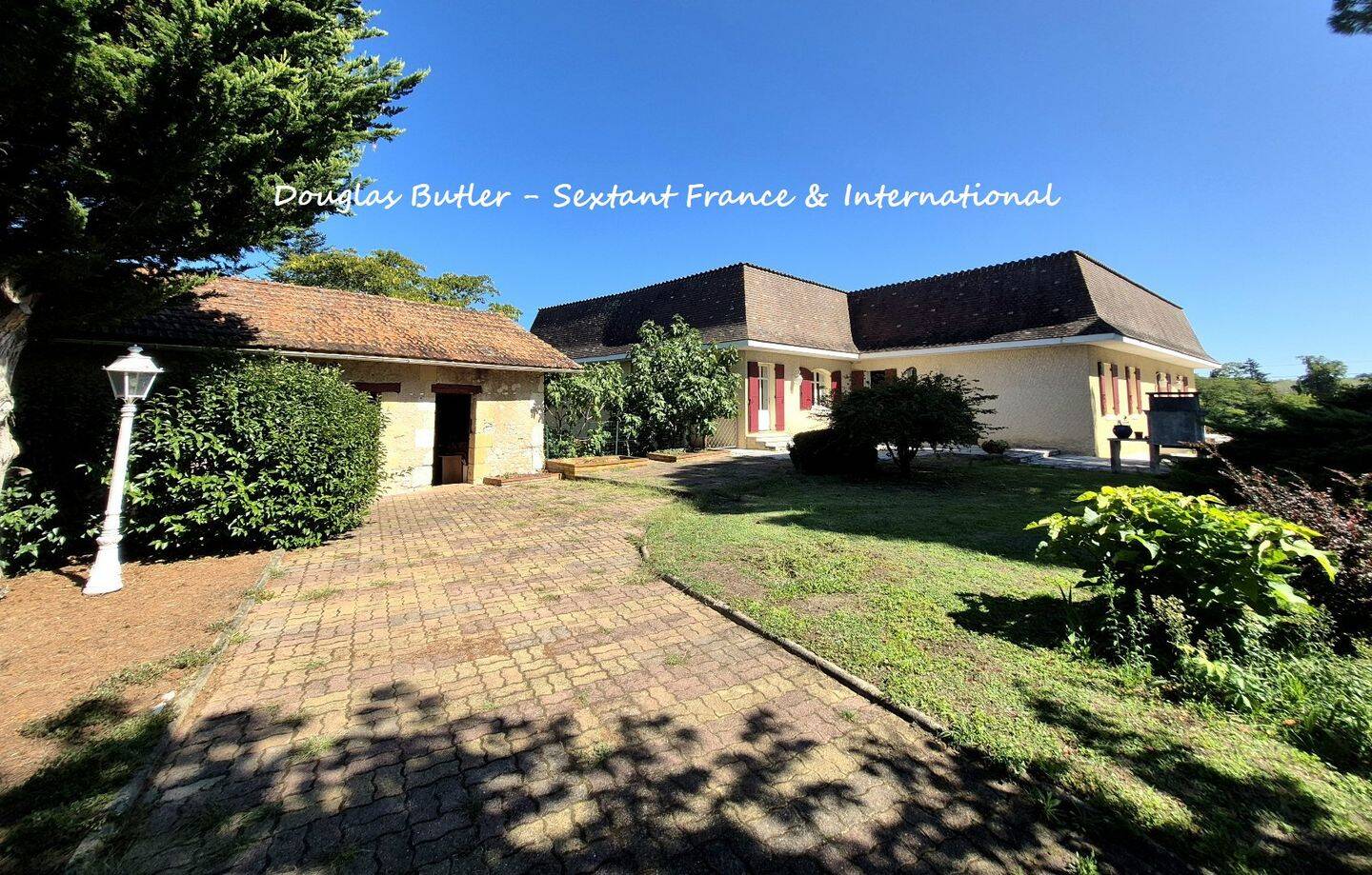 Maison 14 pièces 483 m² · à Sainte-Foy-la-Grande · 483 m² · 492 500 €