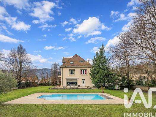 Demeure à vendre 798 000 € 9 pièces 5 chambres 368,9 m² 2 722 m² de terrain Sud Vizille 38220