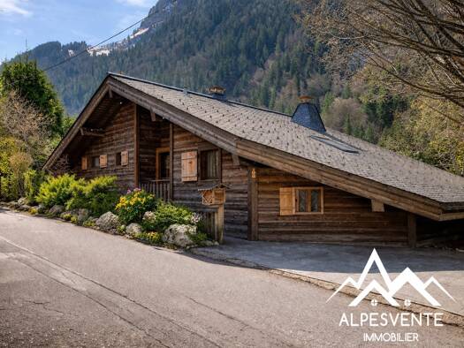 Chalet à vendre 1 495 000 € 8 pièces 4 chambres 227 m² 678 m² de terrain Avoriaz Morzine 74110