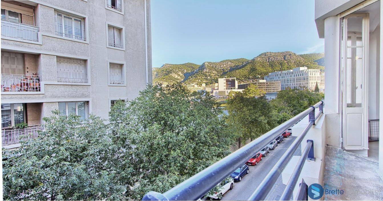 Appartement 4 pièces 75 m² · à Toulon · 75 m² · 180 000 €