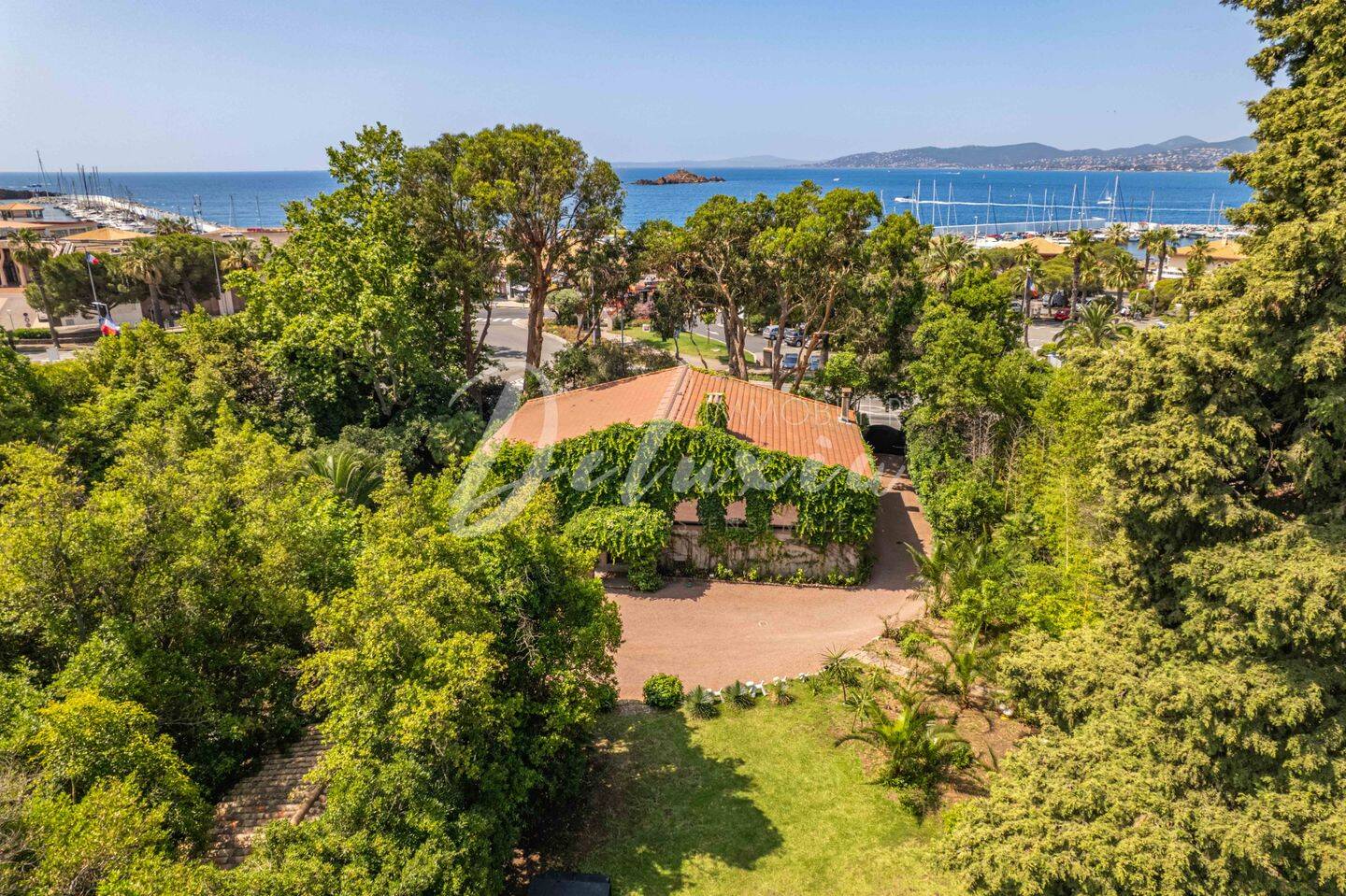 Maison 6 pièces 280 m² · à Saint-Raphaël · 280 m² · 2 270 000 €