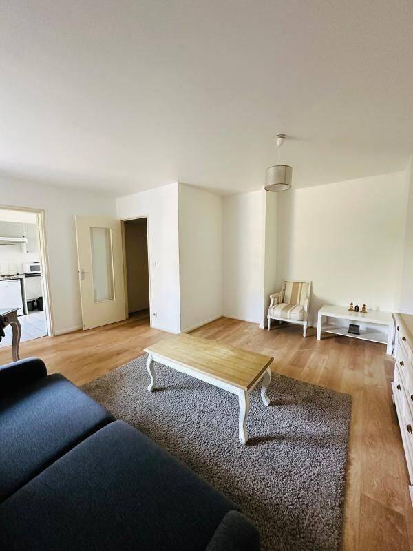 Appartement 1 pièce 34 m² · à Suresnes · 34 m² · 980 €