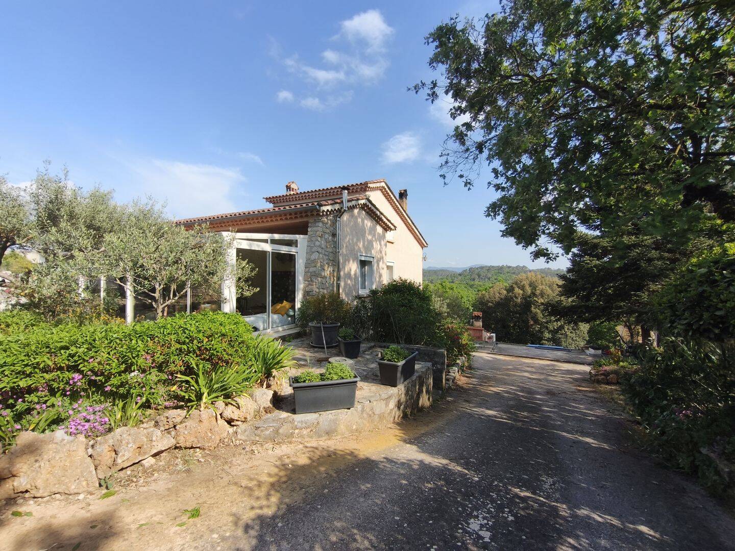 Maison 6 pièces 210 m² · à Flassans-sur-Issole · 210 m² · 449 000 €