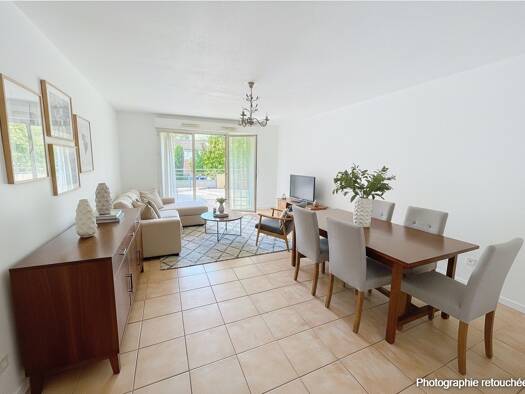 Appartement à vendre 334 000 € 3 pièces 2 chambres 67,8 m² RDC/2 Aix-en-Provence 13100