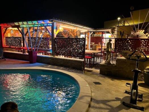 Local commercial à vendre 265 000 € 200 m² de surface de vente Rouvenac 11260