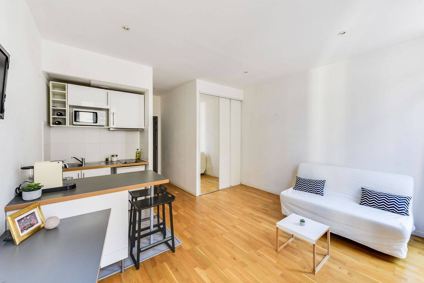 Appartement 1 pièce 23 m² · à Marseille 6ème Arrondissement · 23 m² · 774 €