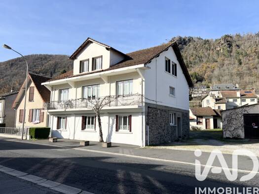 Appartement à vendre 50 000 € 3 pièces 2 chambres 75 m² 2 étages Vic-sur-Cère 15800