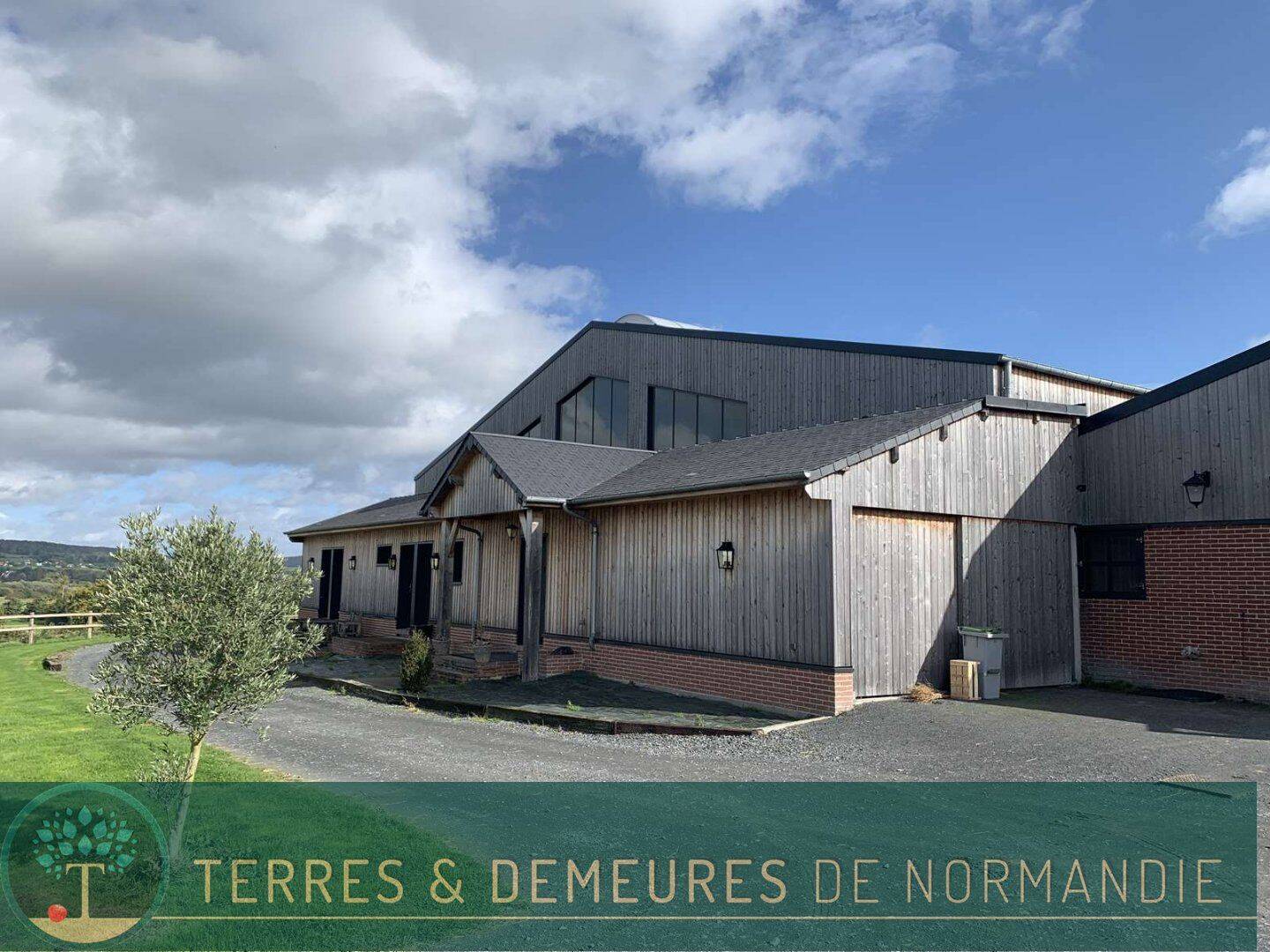 Maison 3 pièces 75 m² · à Pont-l'Évêque · 75 m² · 1 942 500 €