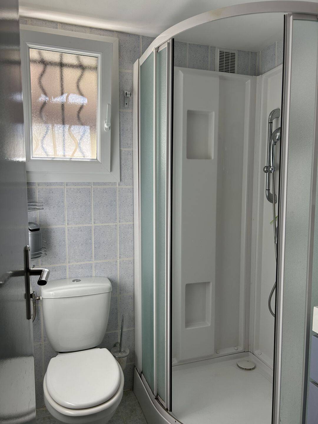 Bail étudiant - Maison 3 pièces meublée - corniche des Oliviers — 10