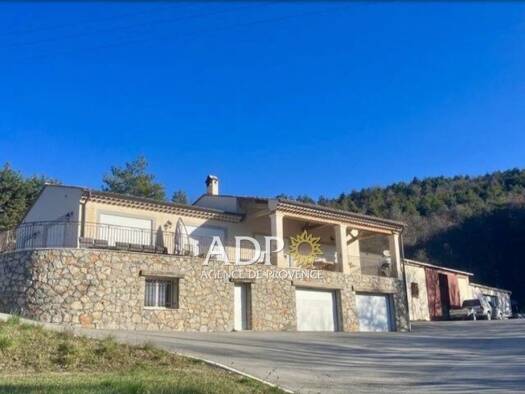 Maison à vendre 1 050 000 € 5 pièces 3 chambres 200 m² 2 311 m² de terrain Castellane 04120