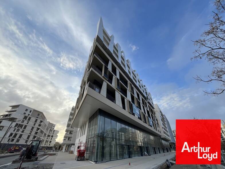 Espace bureau à vendre 8 598 178 € 2 916,5 m² de bureaux divisible de 151 m² à 2 917 m² Port Marianne Montpellier 34000