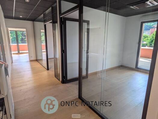 Espace bureau à vendre 880 000 € 375,3 m² de bureaux Condrieu 69420