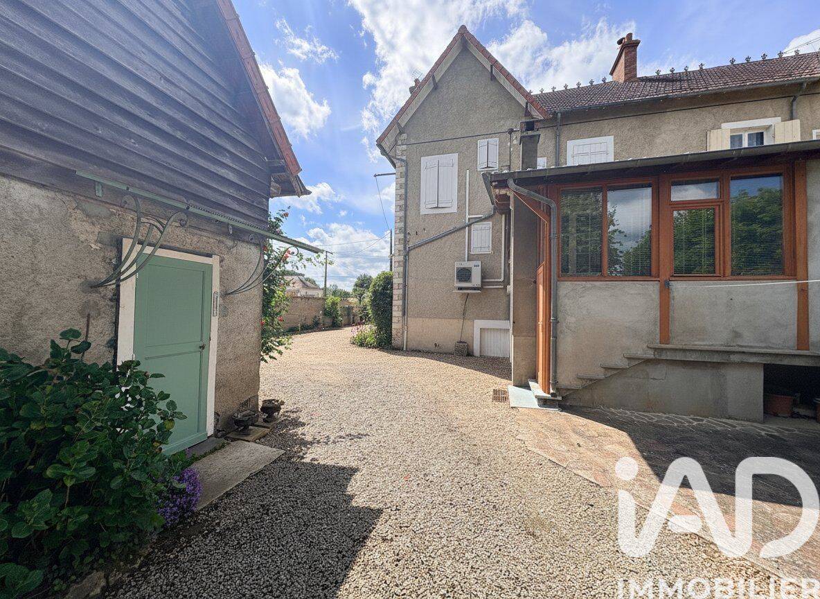 Maison 6 pièces 125 m² · à Lignières · 125 m² · 122 000 €