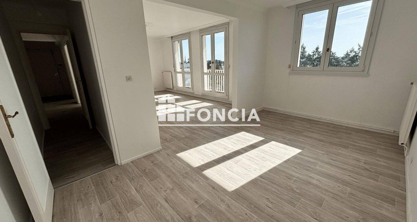 Appartement 4 pièces 105 m² · à Saint-Cyr-sur-Loire · 105 m² · 995 €/mois
