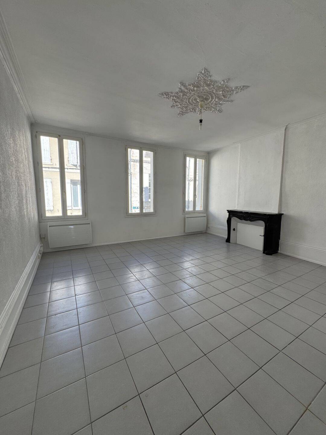 Appartement 2 pièces 48 m² · à Saintes · 48 m² · 525 €